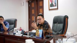 Kepala Staf Kepresidenan, Jenderal TNI (Purn.) Prof. Dr. Dudung Abdurachman melakukan rapat